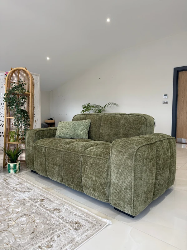 Paris Sofa Olive, view 3